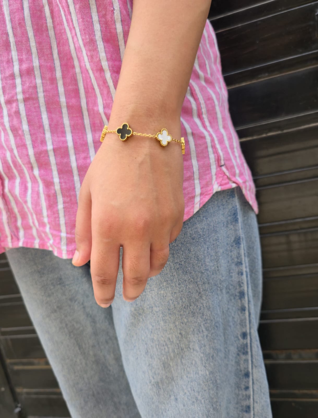 Gold-Plated Four-Leaf Clover Bracelet with Dual Color Design